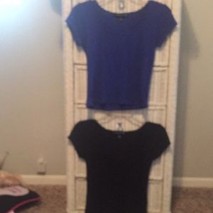 2 crop tops Size S  will fit M